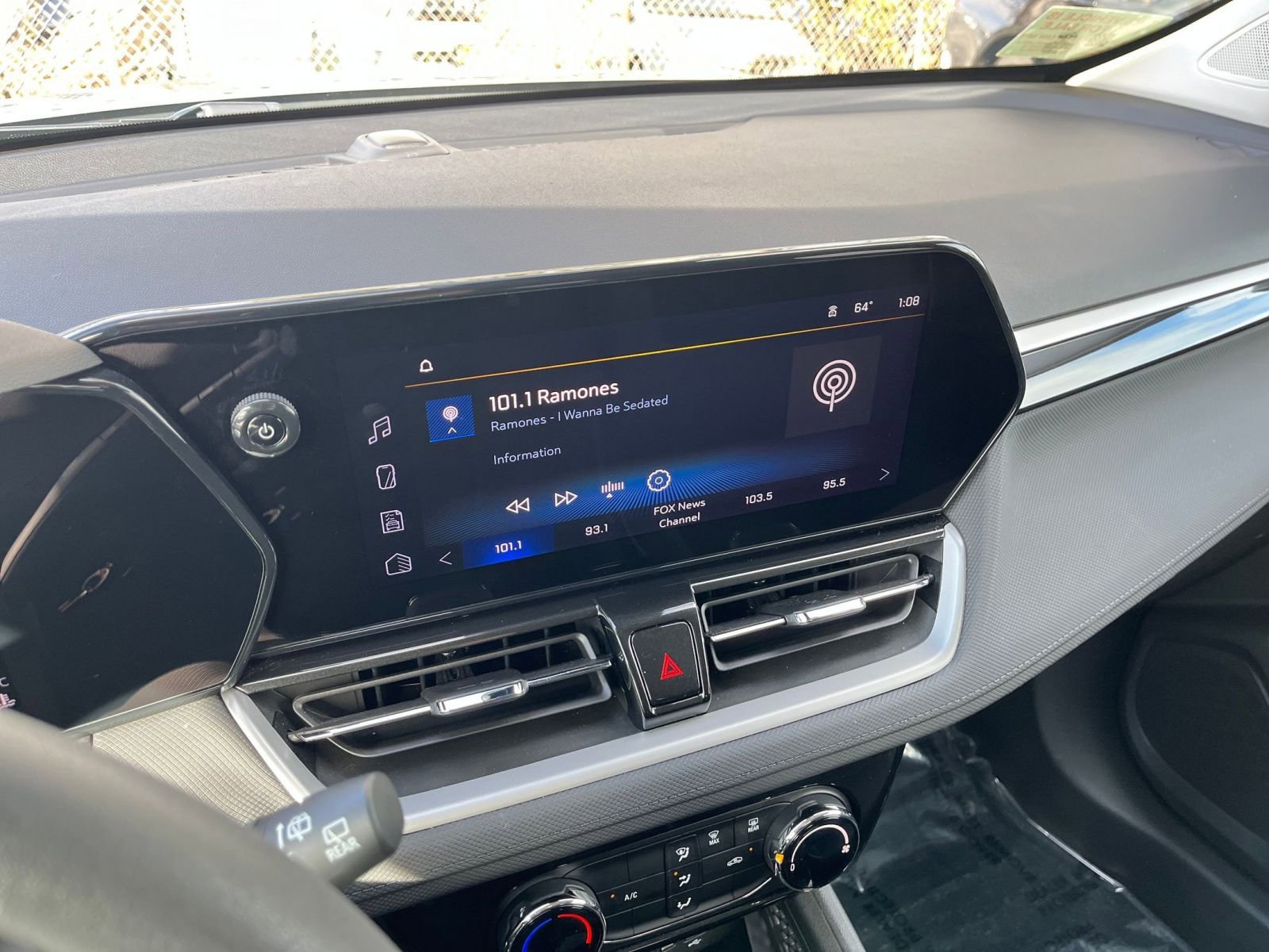 Thumbnail: 2025 Chevrolet TrailBlazer - 21