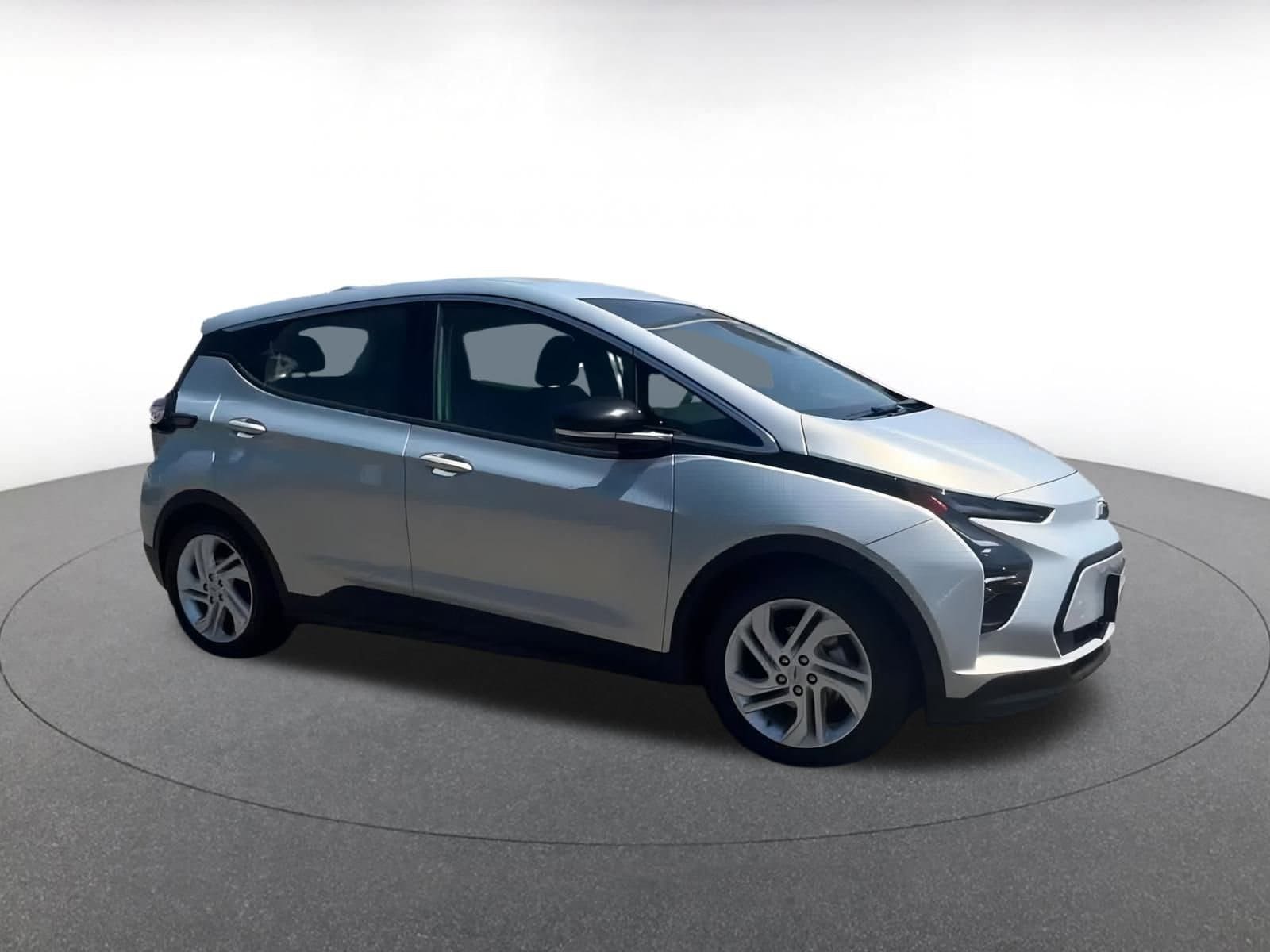 Thumbnail: 2023 Chevrolet Bolt EV - 2