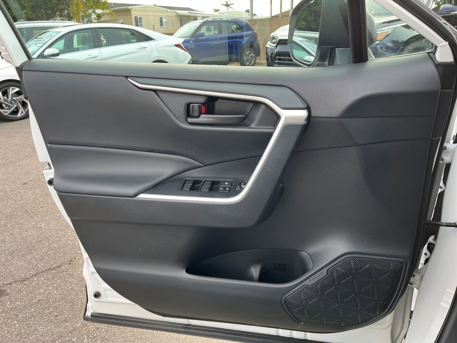 Thumbnail: 2025 Toyota RAV4 - 20