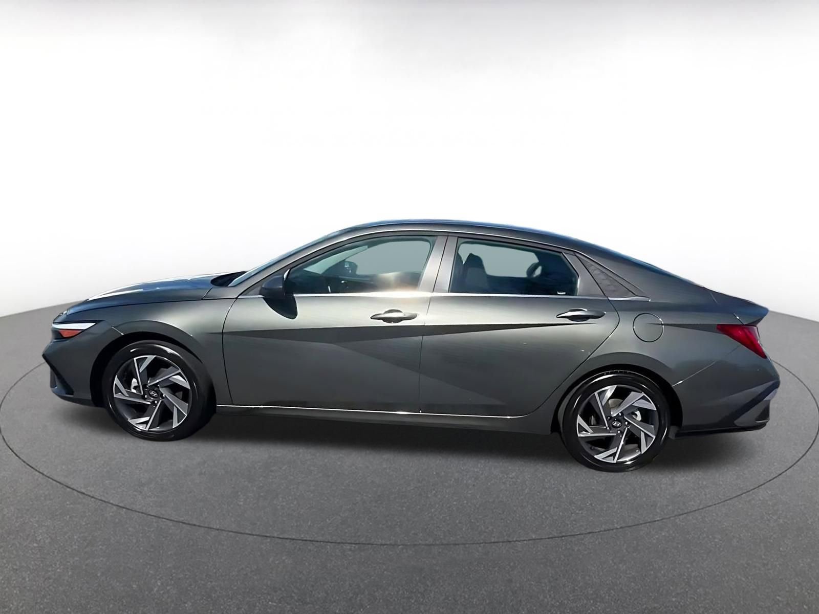 Thumbnail: 2025 Hyundai Elantra - 9