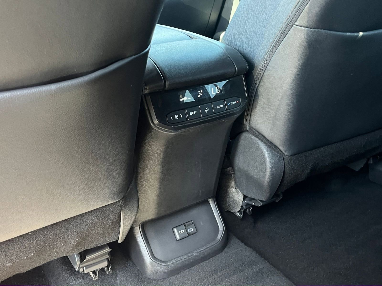 Thumbnail: 2025 Toyota Highlander - 24