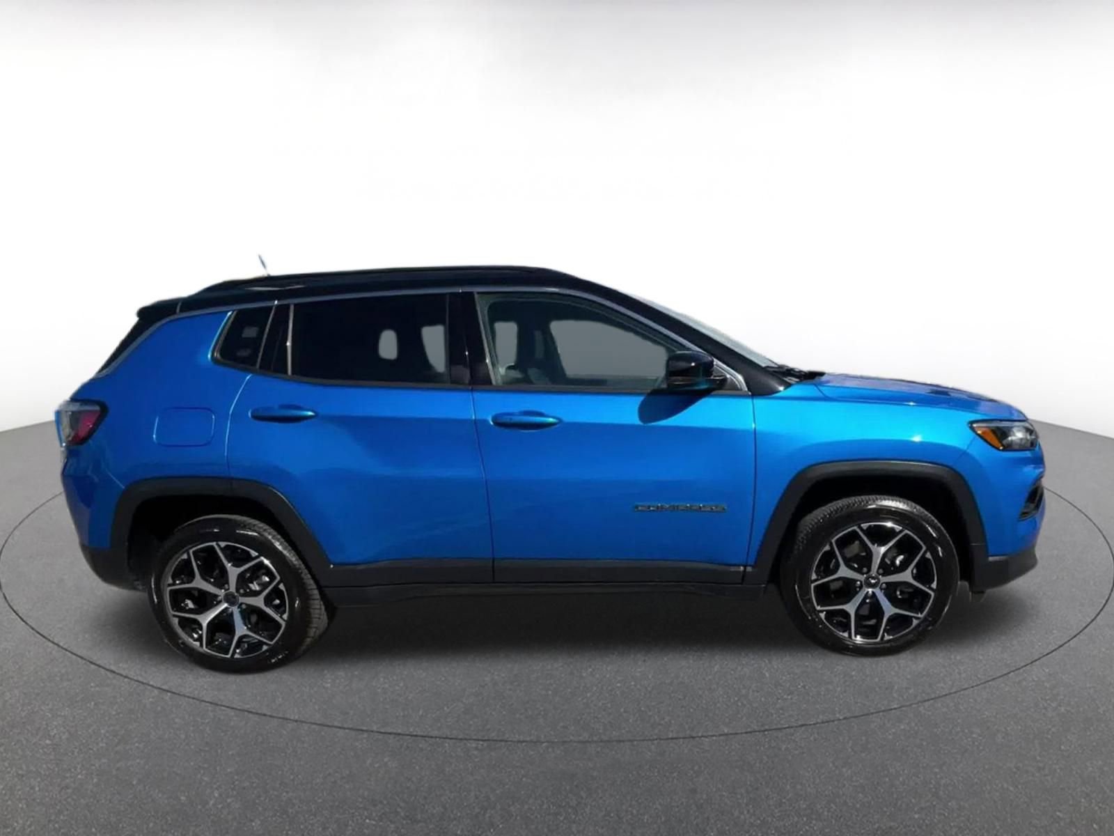 Thumbnail: 2025 Jeep Compass - 16