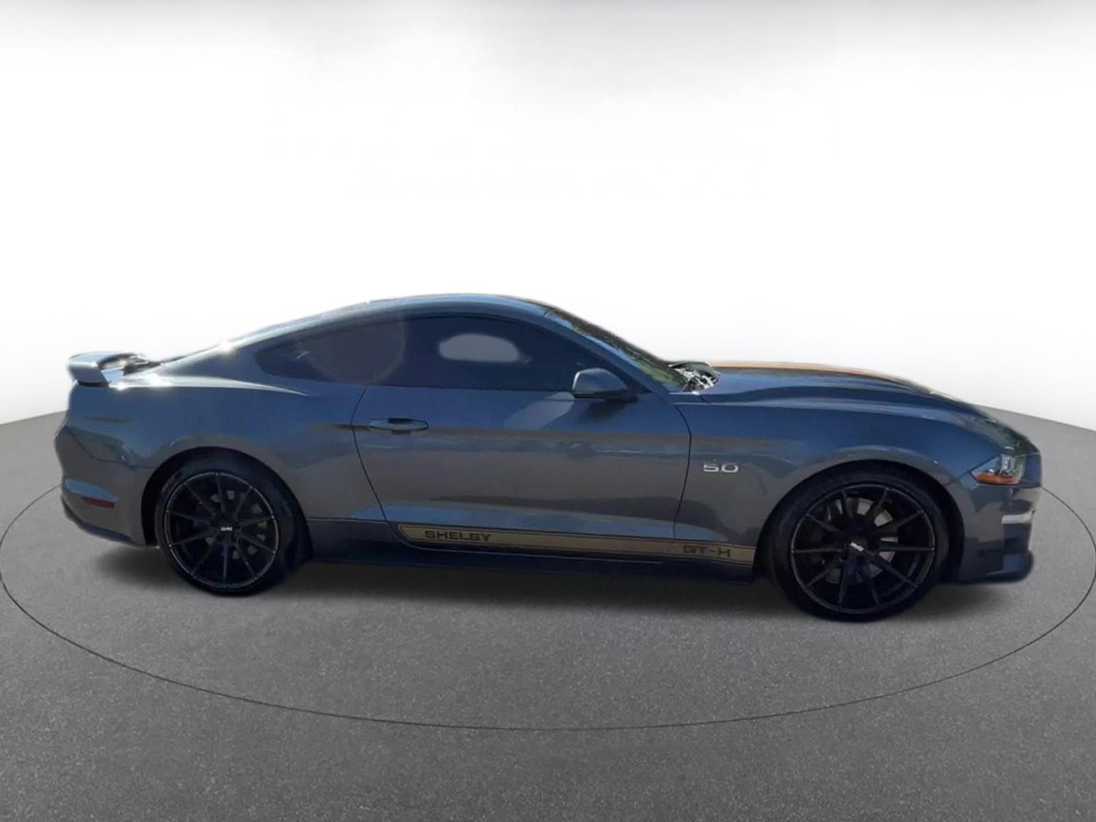 2022 Ford Mustang  13