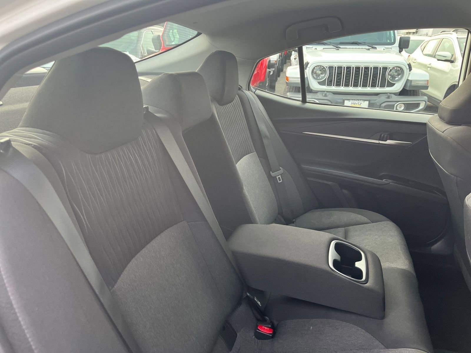 Thumbnail: 2025 Toyota Camry - 25