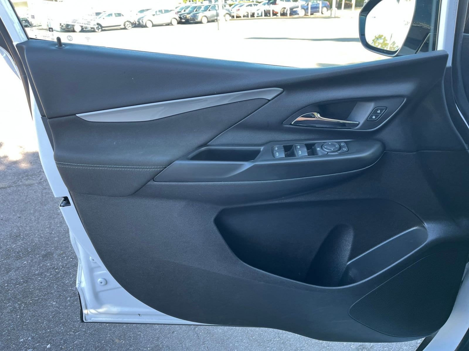 Thumbnail: 2023 Chevrolet Bolt EV - 20