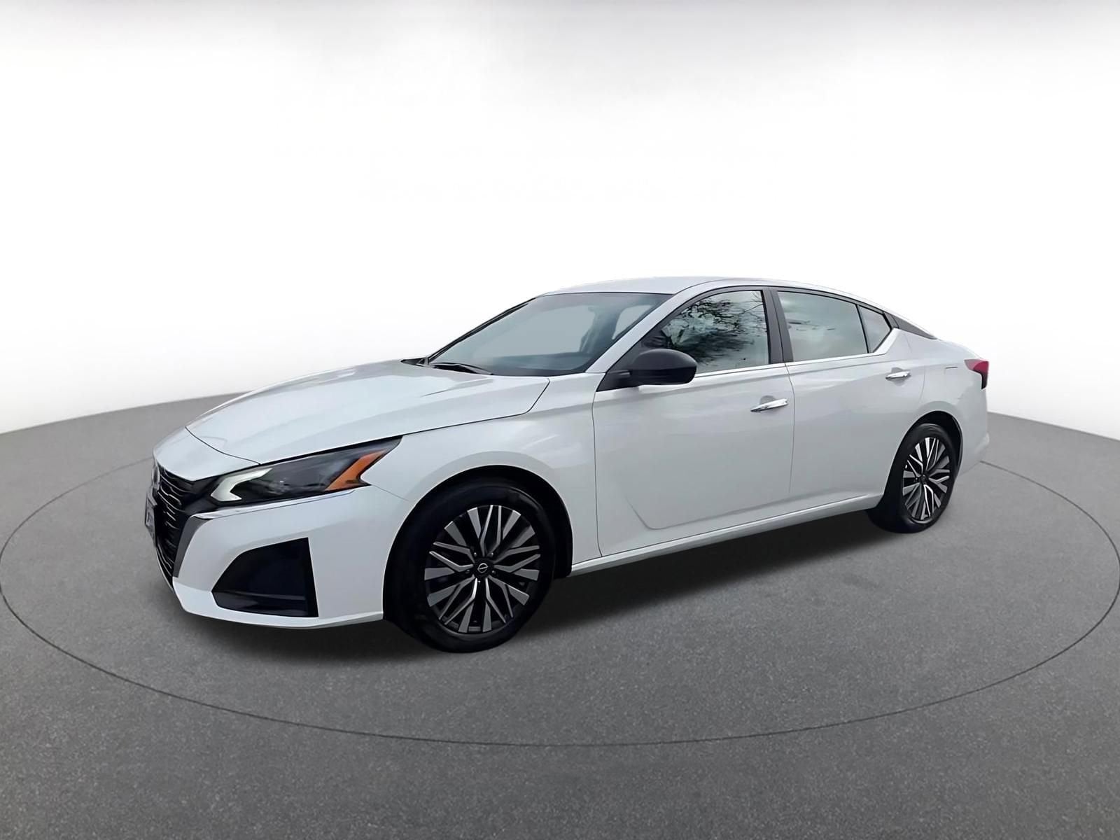 Thumbnail: 2025 Nissan Altima - 8
