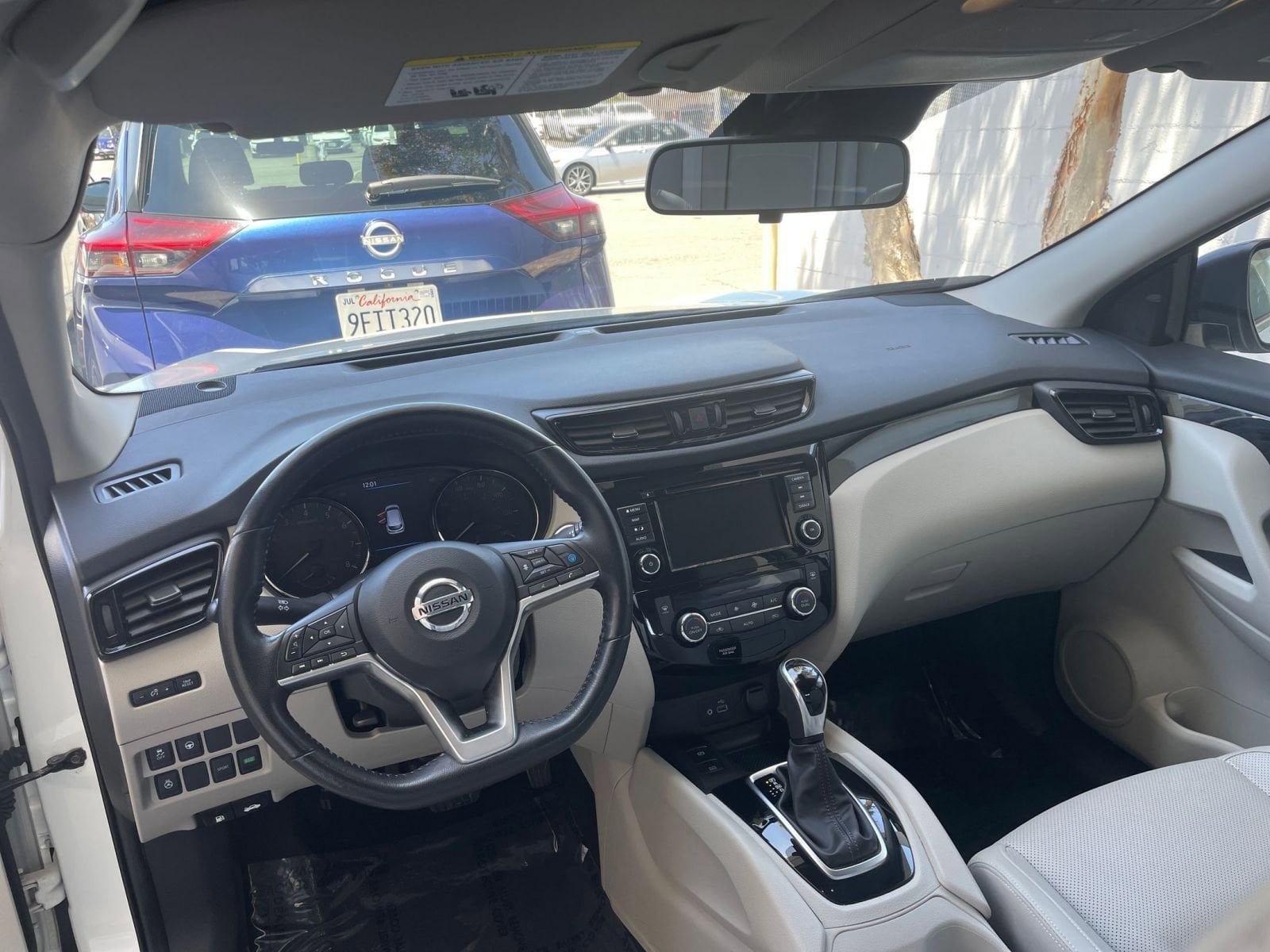 Thumbnail: 2022 Nissan Rogue Sport - 28