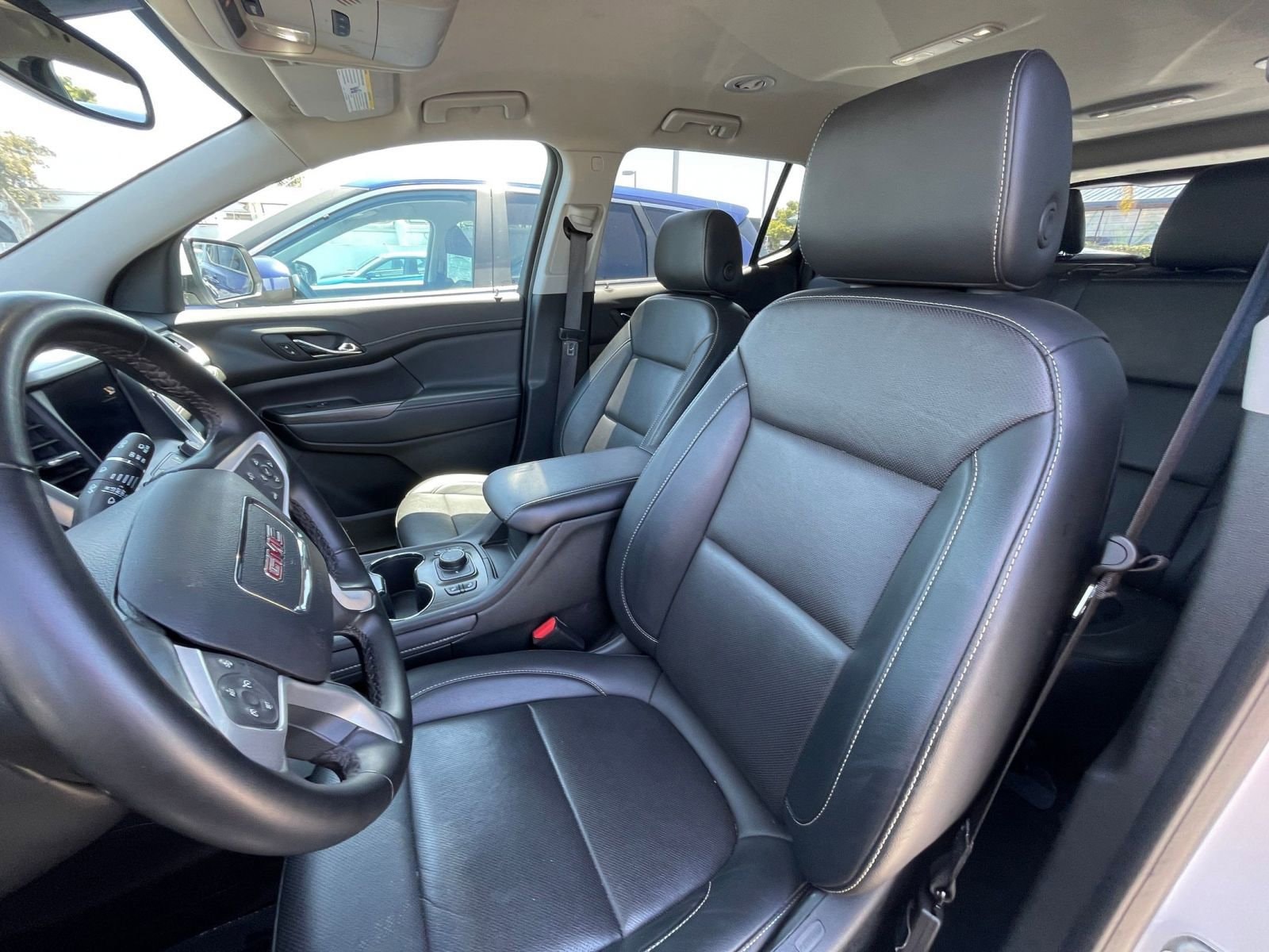 2023 GMC Acadia SLT 22