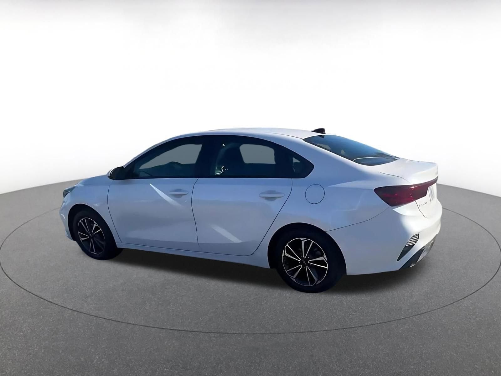 Thumbnail: 2023 Kia Forte - 10