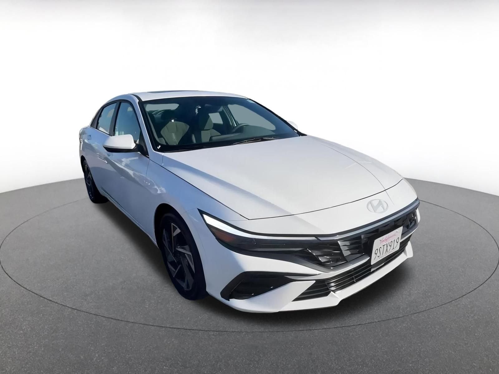 Thumbnail: 2025 Hyundai Elantra - 3