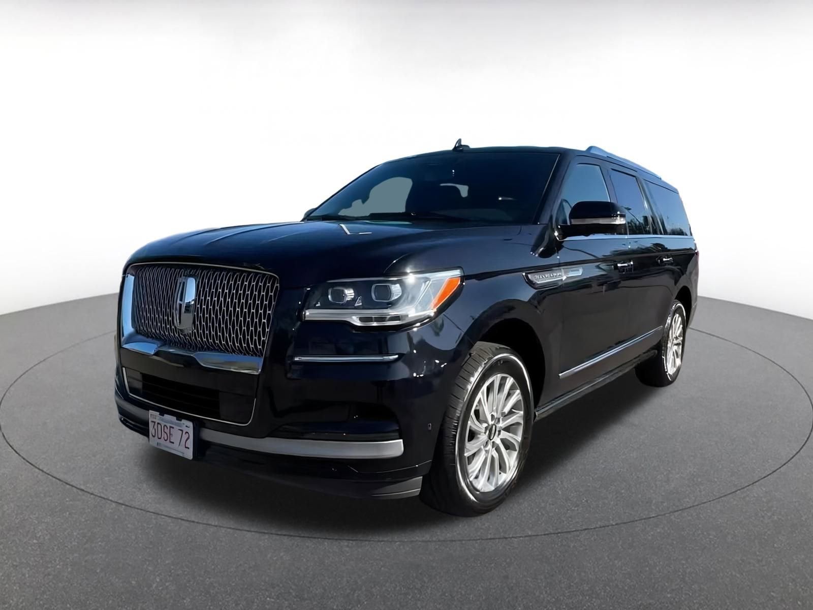 Thumbnail: 2024 Lincoln Navigator L - 7