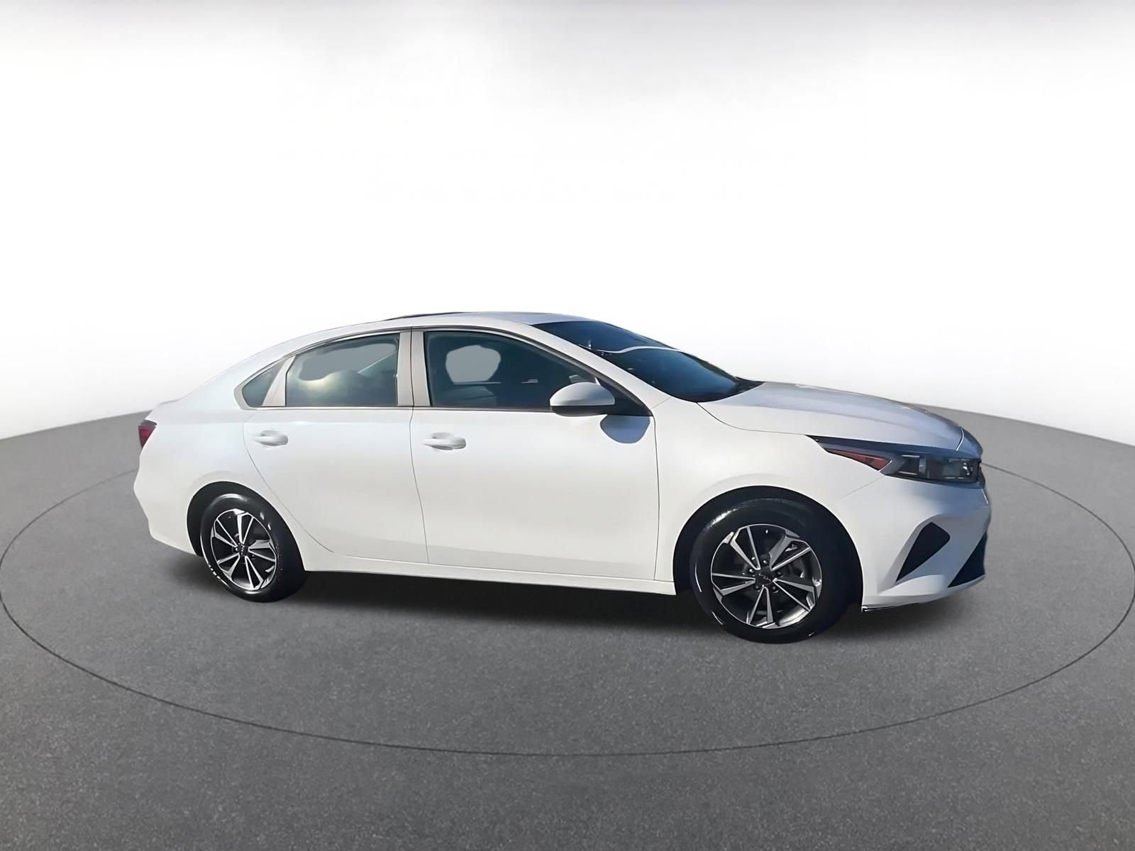 Thumbnail: 2023 Kia Forte - 2