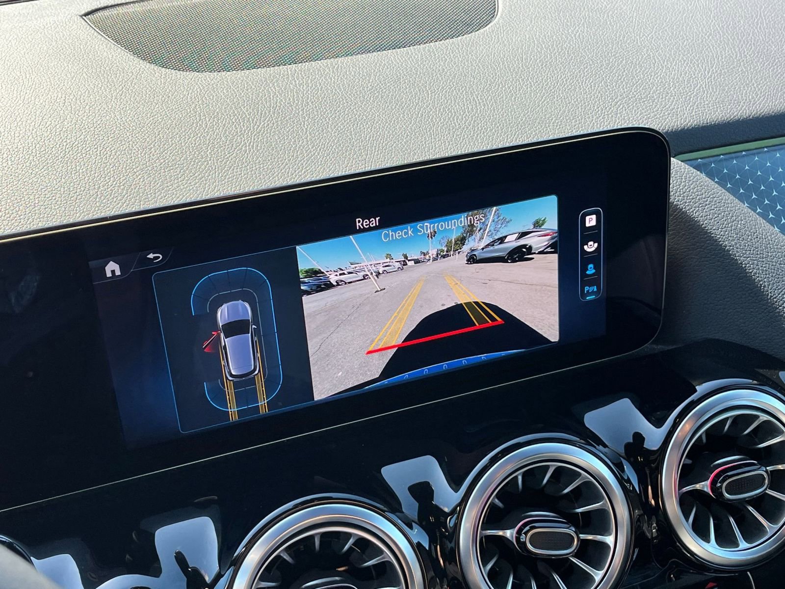 Thumbnail: 2025 Mercedes-Benz GLA - 17