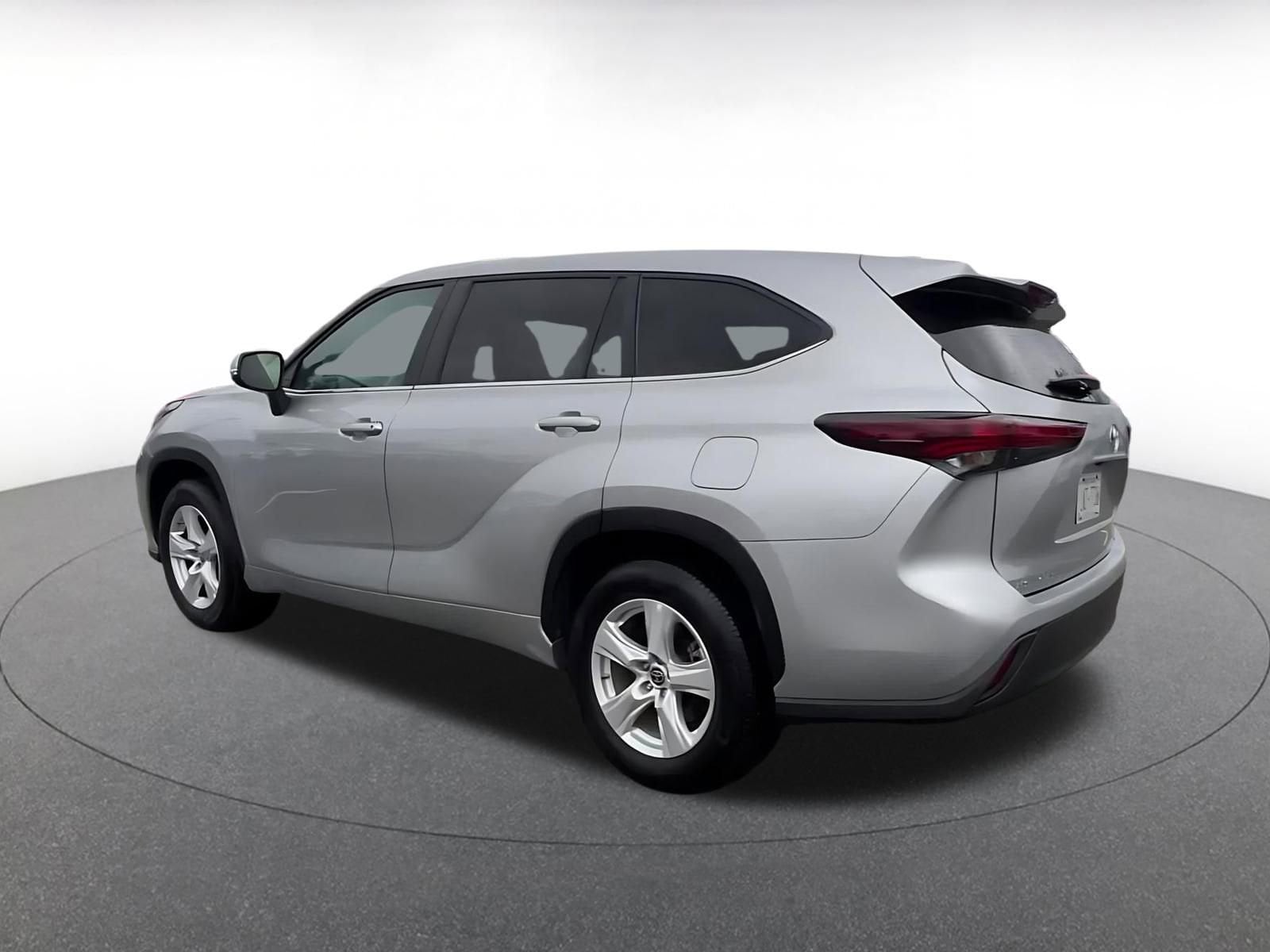 Thumbnail: 2025 Toyota Highlander - 10