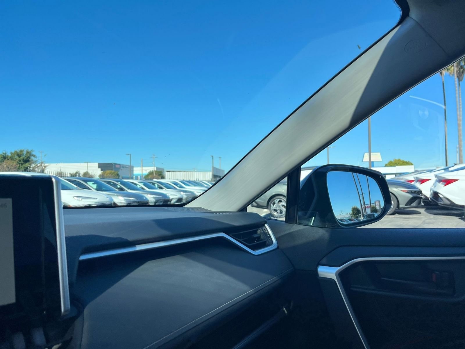 Thumbnail: 2025 Toyota RAV4 - 35