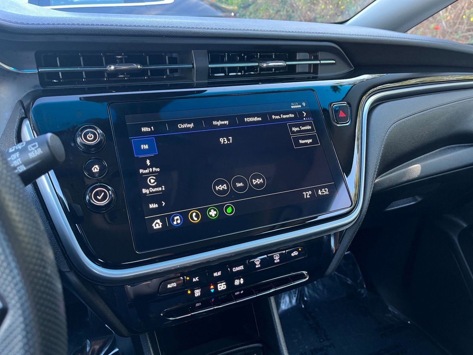 Thumbnail: 2023 Chevrolet Bolt EV - 17