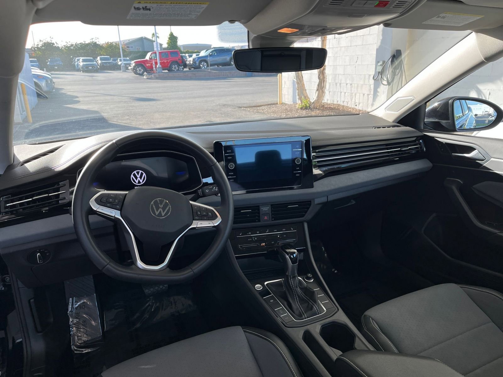 Thumbnail: 2025 Volkswagen Jetta - 33