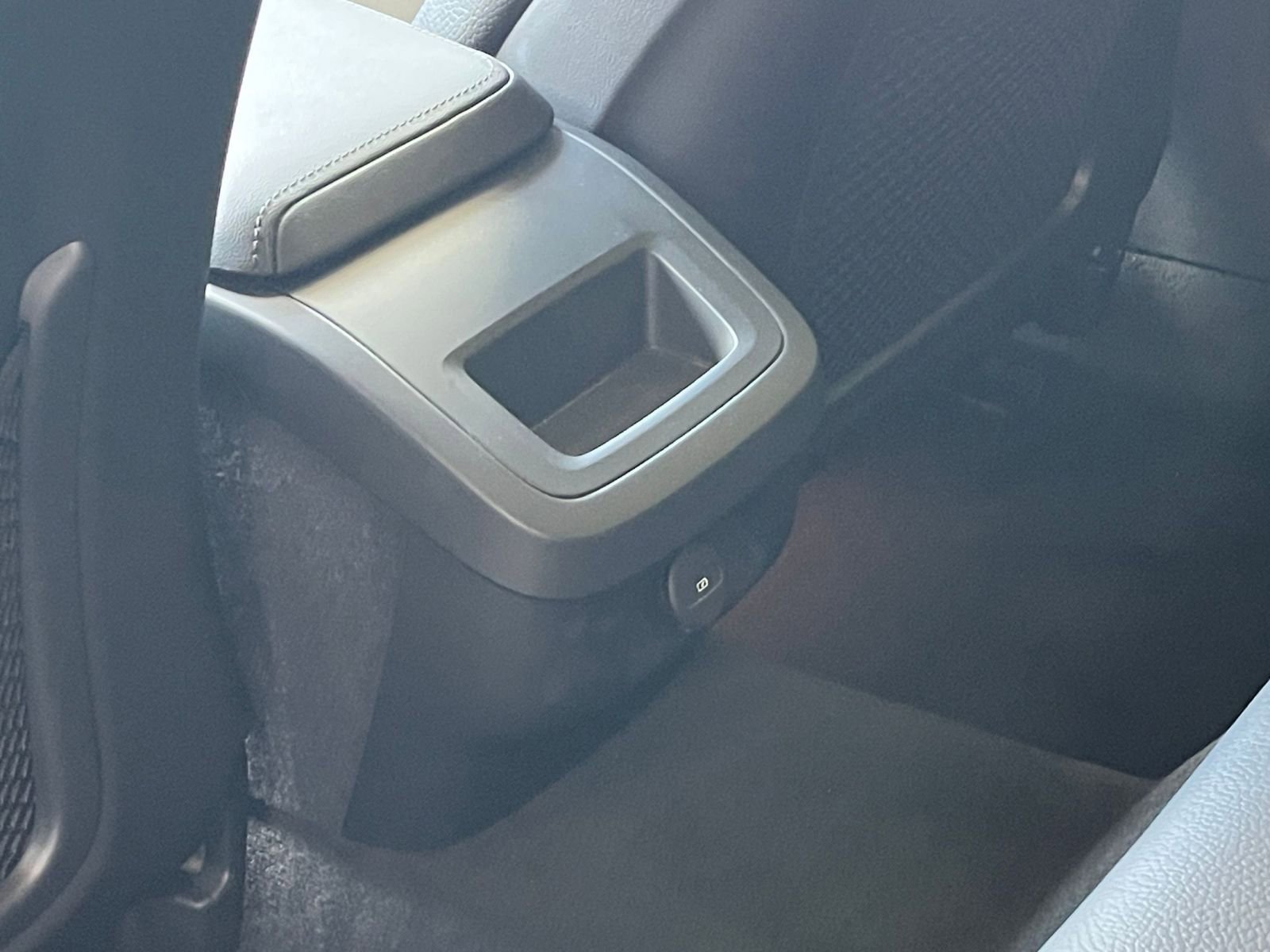 Thumbnail: 2025 Volvo S60 - 24