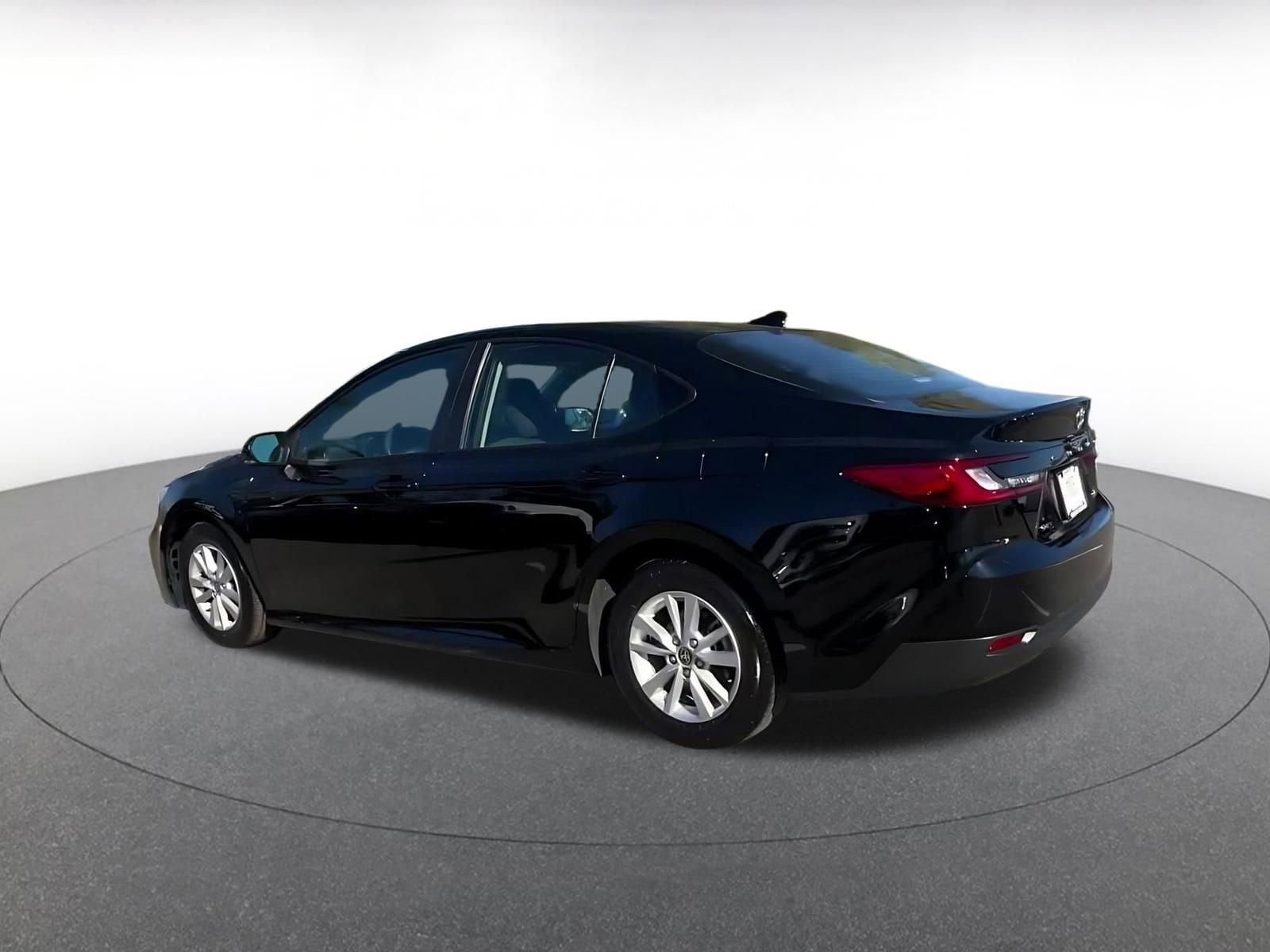 Thumbnail: 2025 Toyota Camry - 10