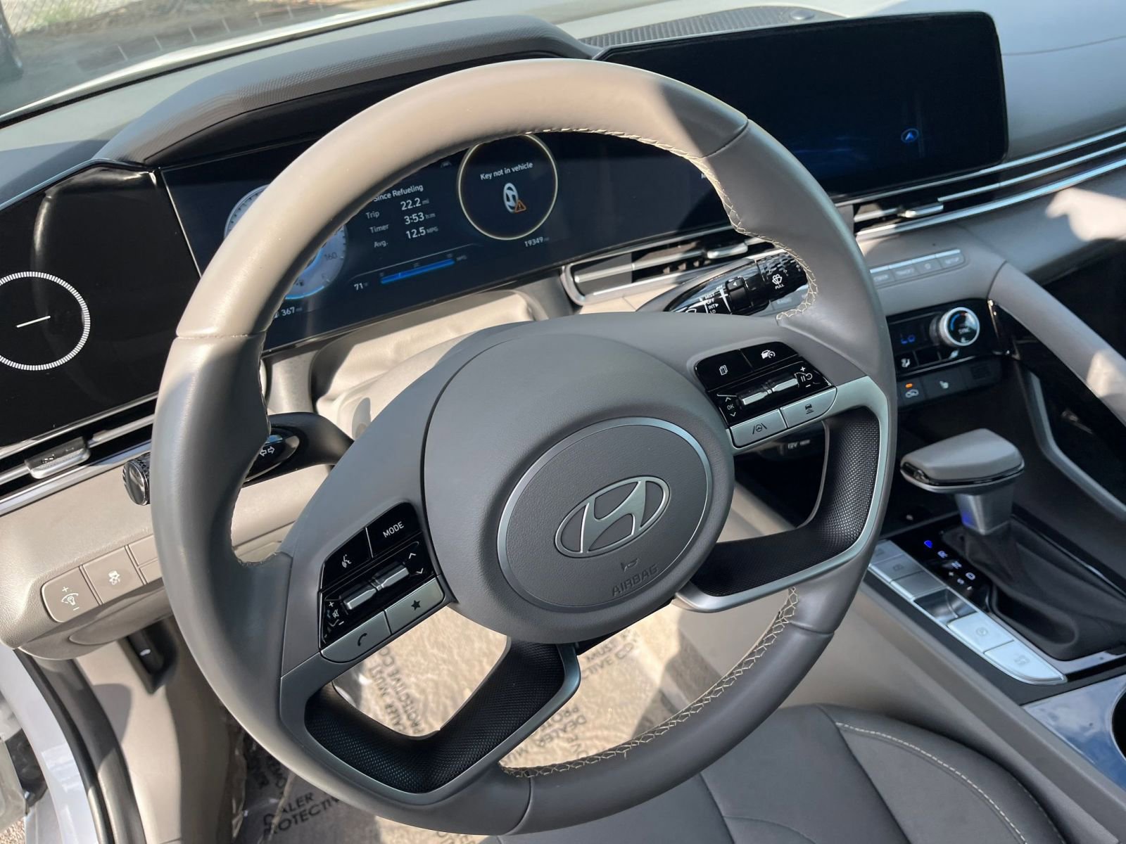 Thumbnail: 2025 Hyundai Elantra - 28