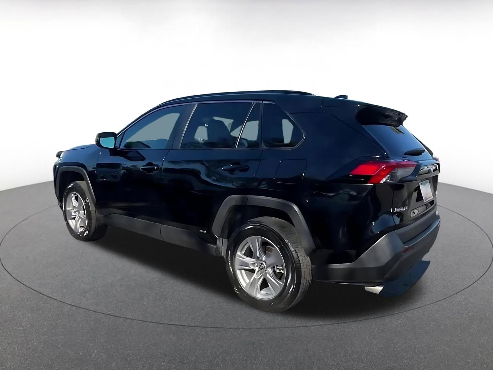 Thumbnail: 2025 Toyota RAV4 - 10