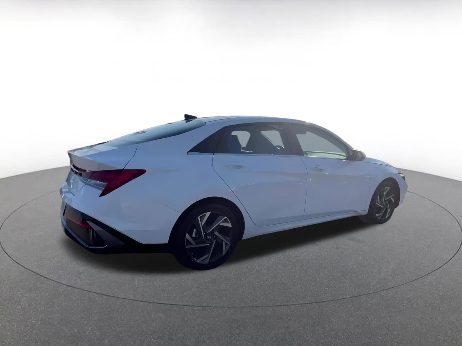 Thumbnail: 2025 Hyundai Elantra - 15