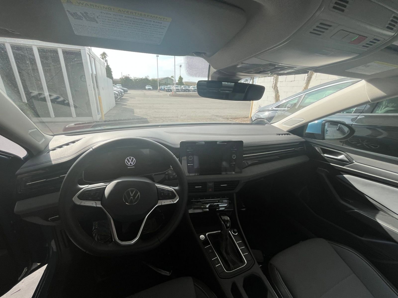 Thumbnail: 2025 Volkswagen Jetta - 33