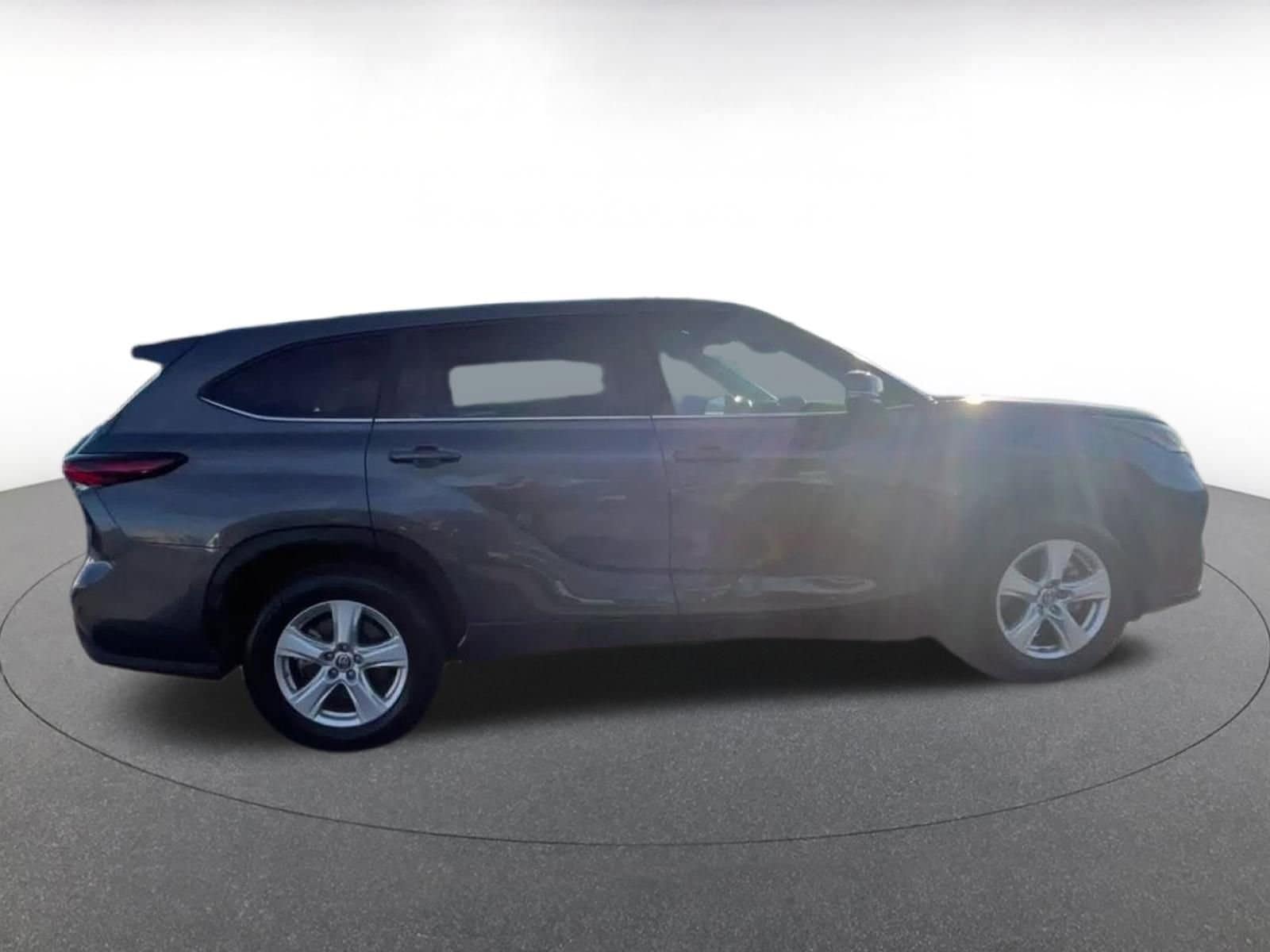 Thumbnail: 2025 Toyota Highlander - 4