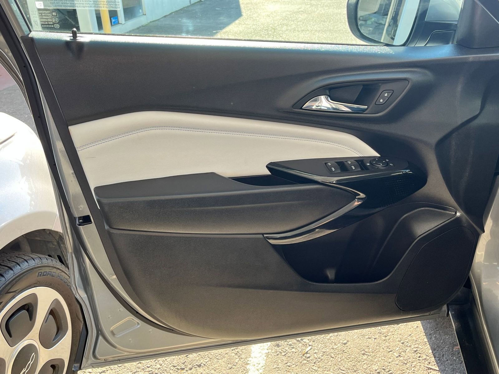 Thumbnail: 2025 Chevrolet Trax - 18