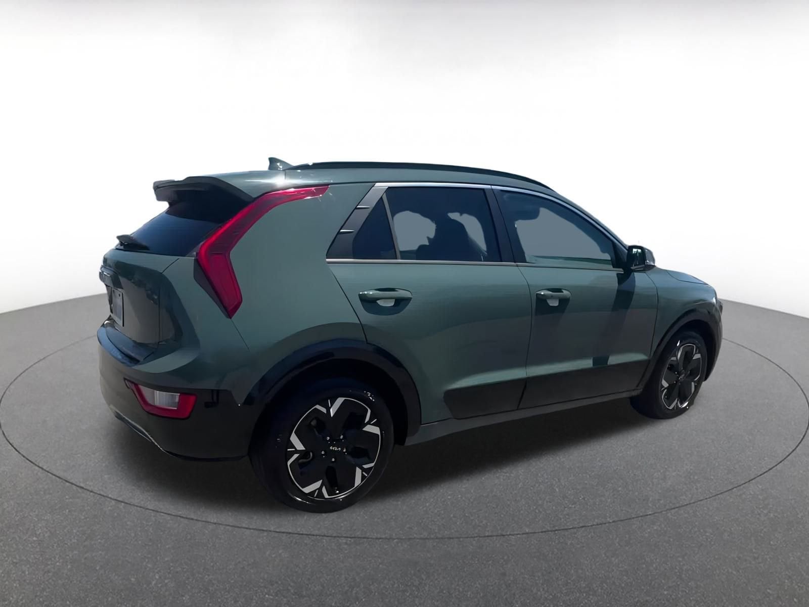 Thumbnail: 2023 Kia Niro - 11