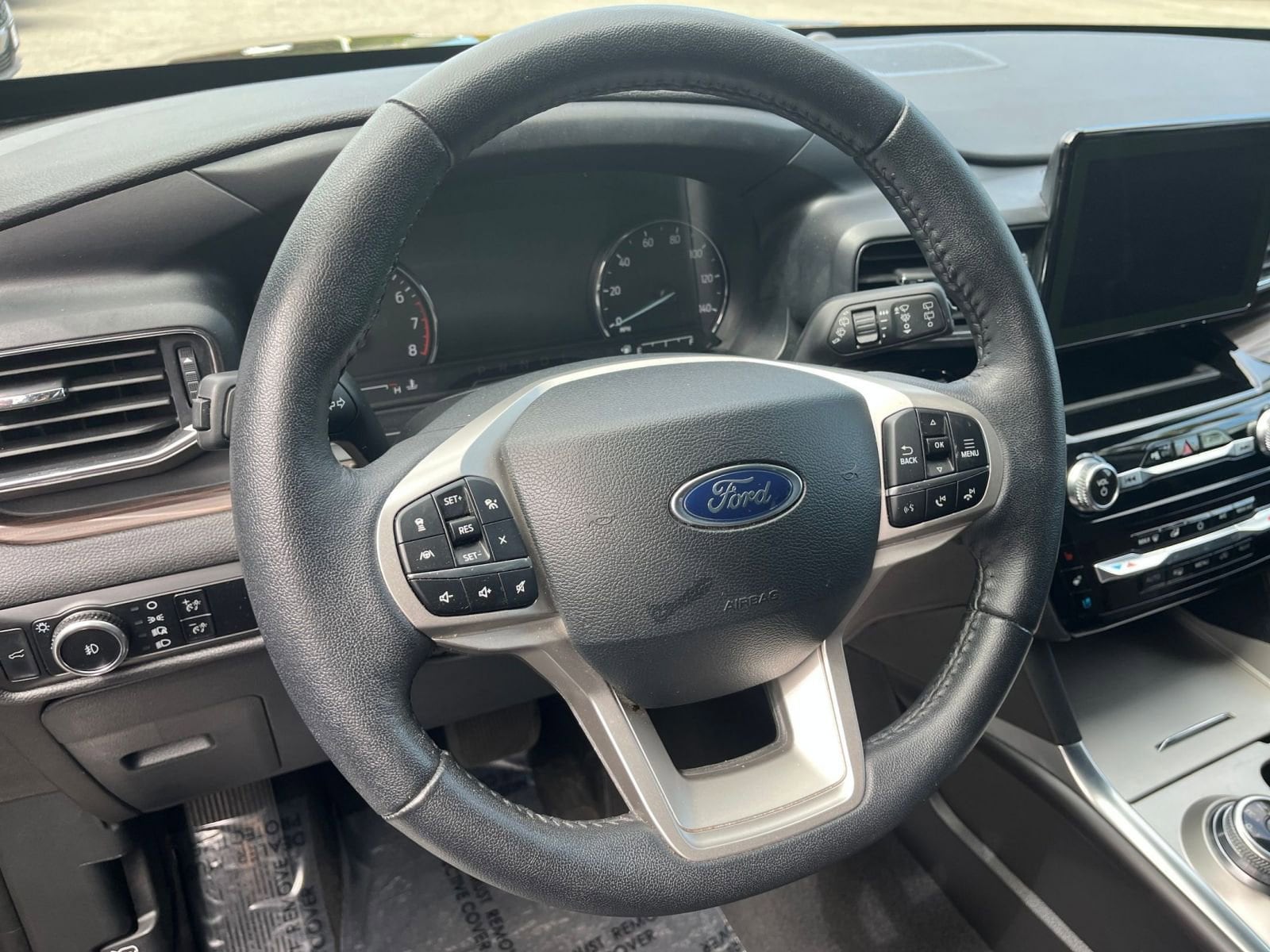 Thumbnail: 2024 Ford Explorer - 28