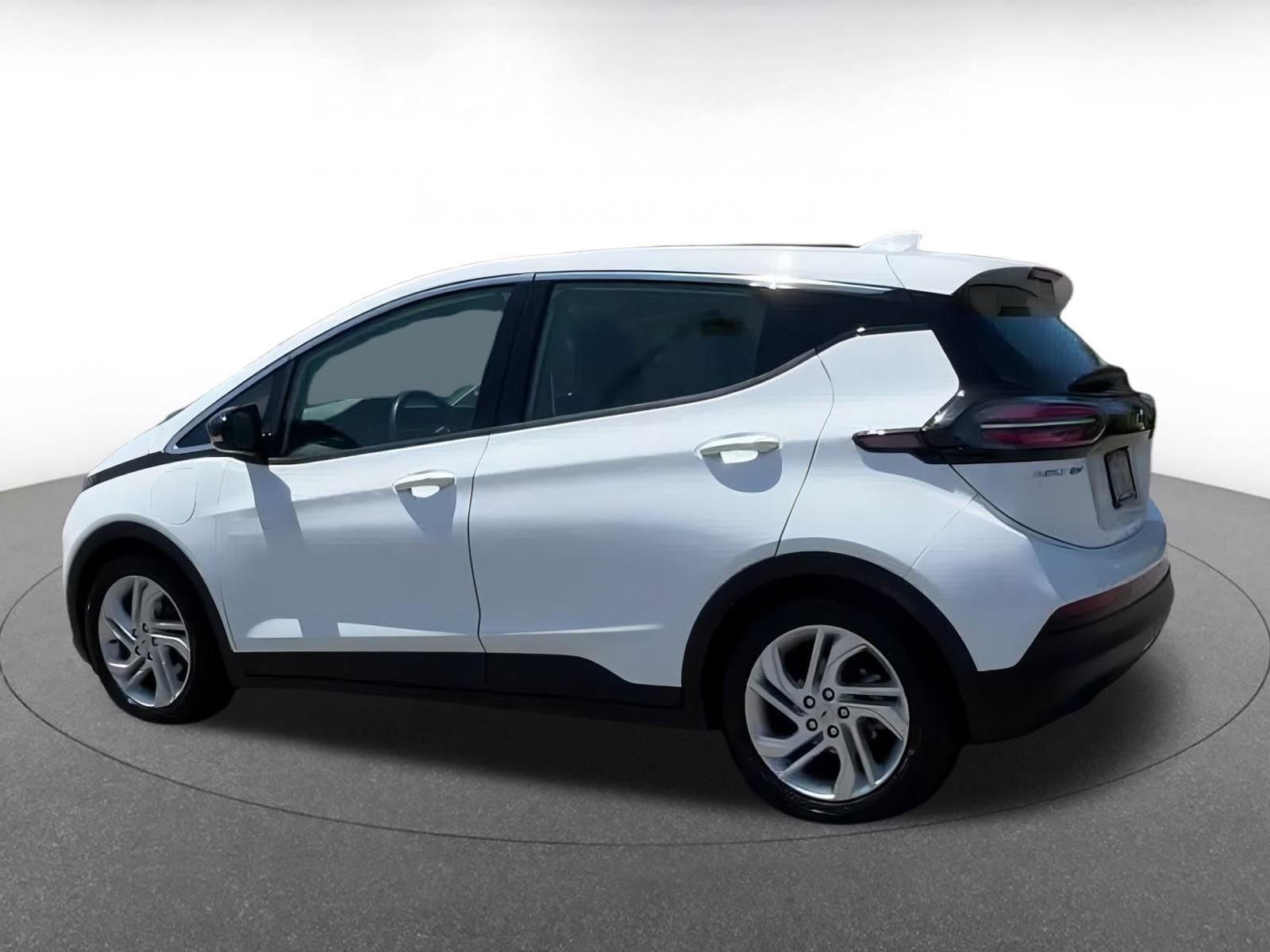 Thumbnail: 2023 Chevrolet Bolt EV - 8