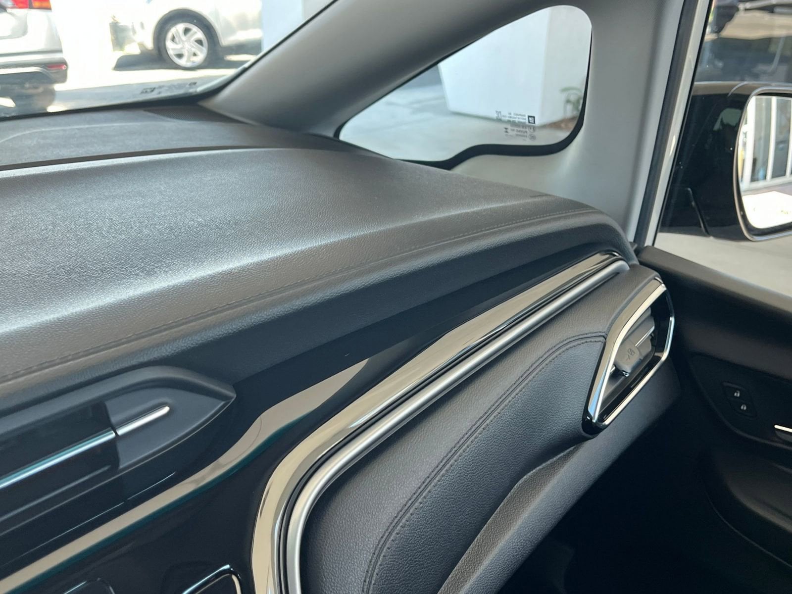 Thumbnail: 2023 Chevrolet Bolt EV - 34
