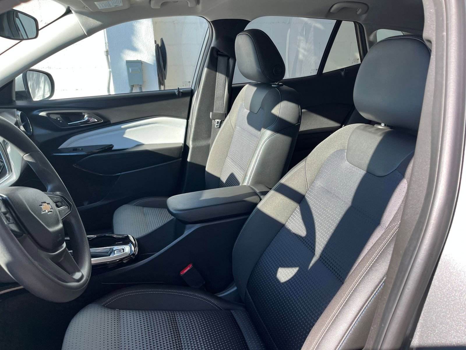 Thumbnail: 2025 Chevrolet Trax - 28