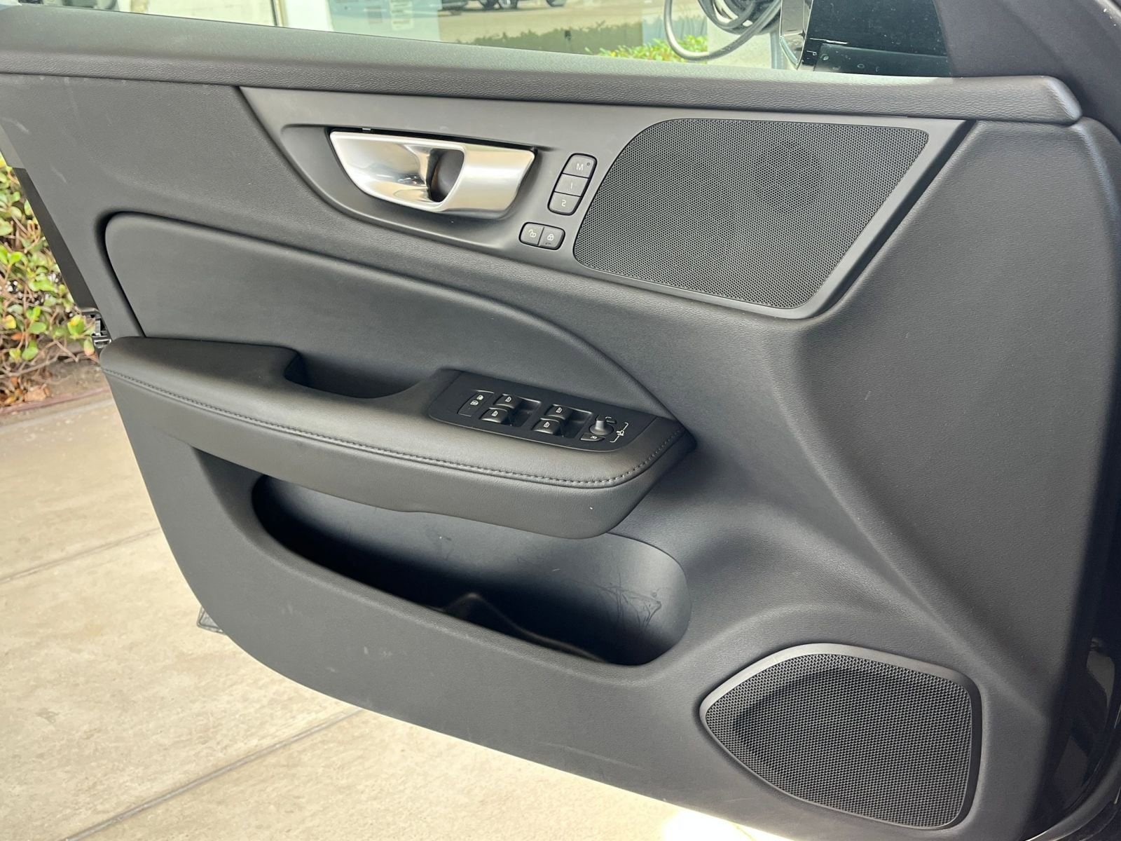 Thumbnail: 2025 Volvo S60 - 20