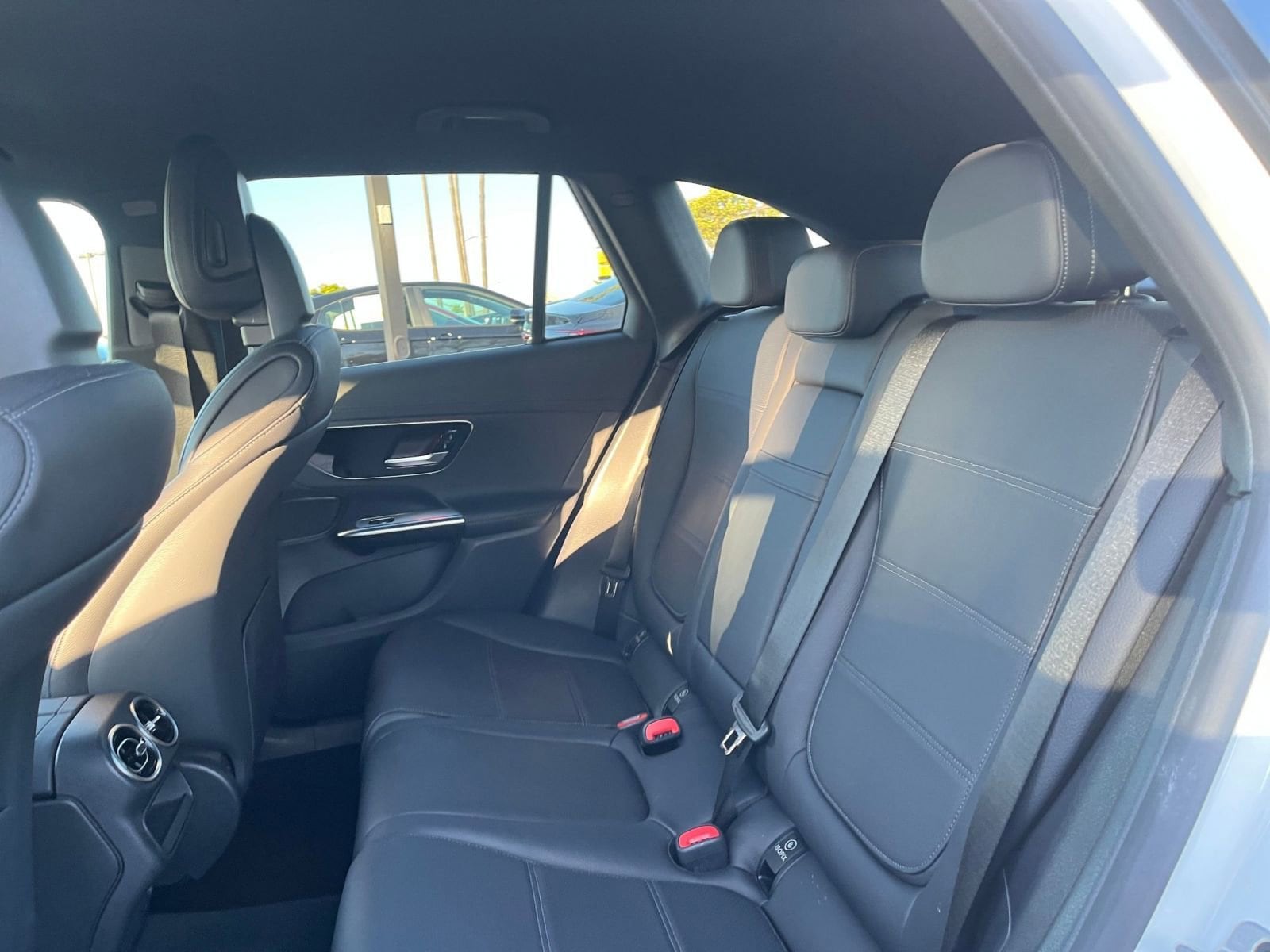 Thumbnail: 2024 Mercedes-Benz GLC - 25