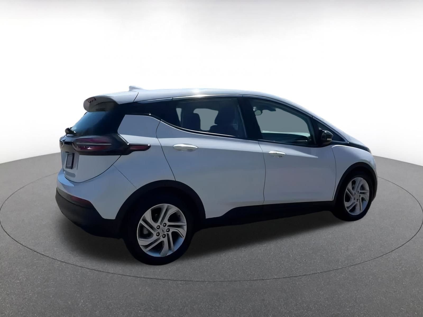 Thumbnail: 2023 Chevrolet Bolt EV - 11