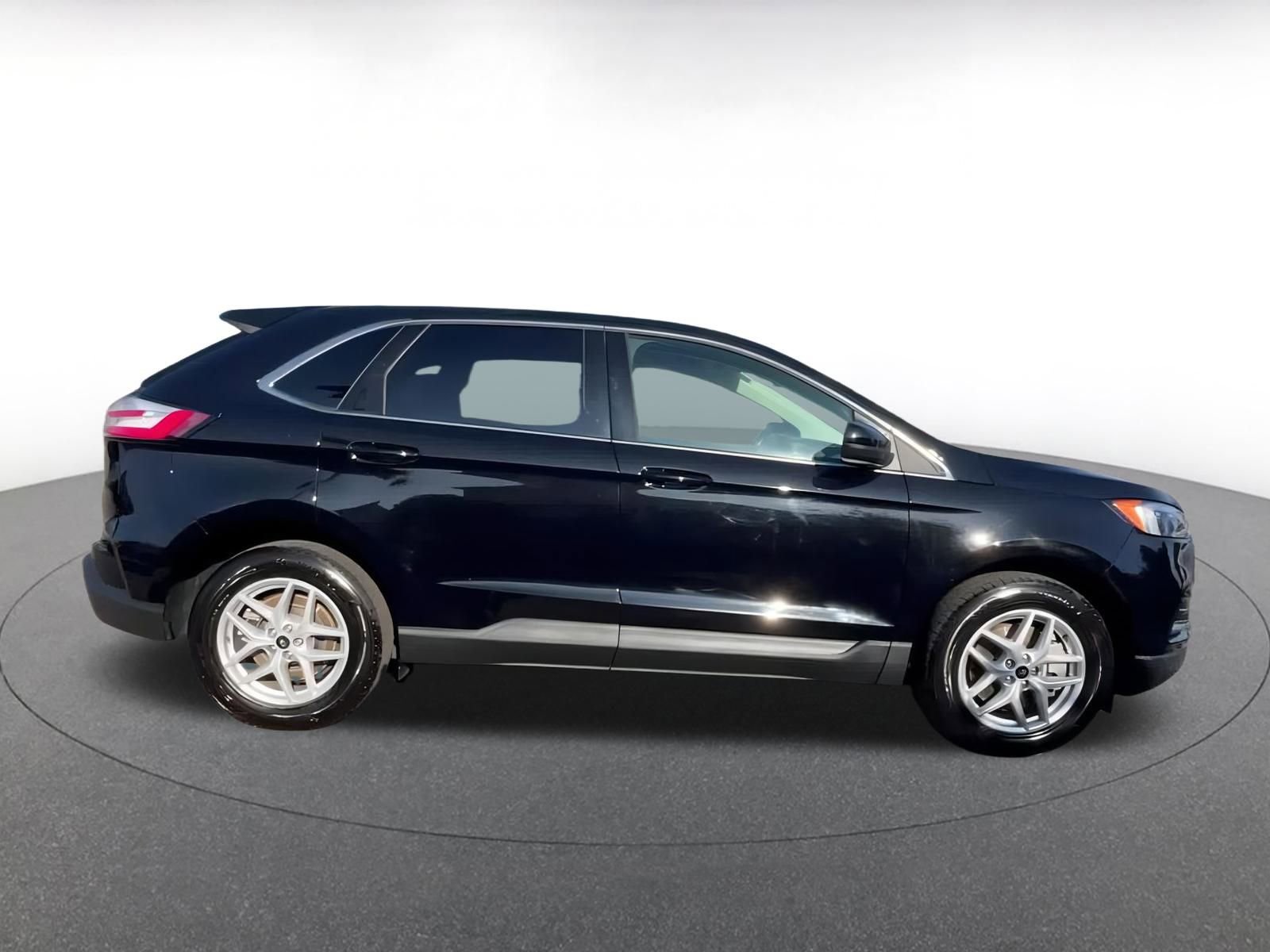 Thumbnail: 2023 Ford Edge - 16