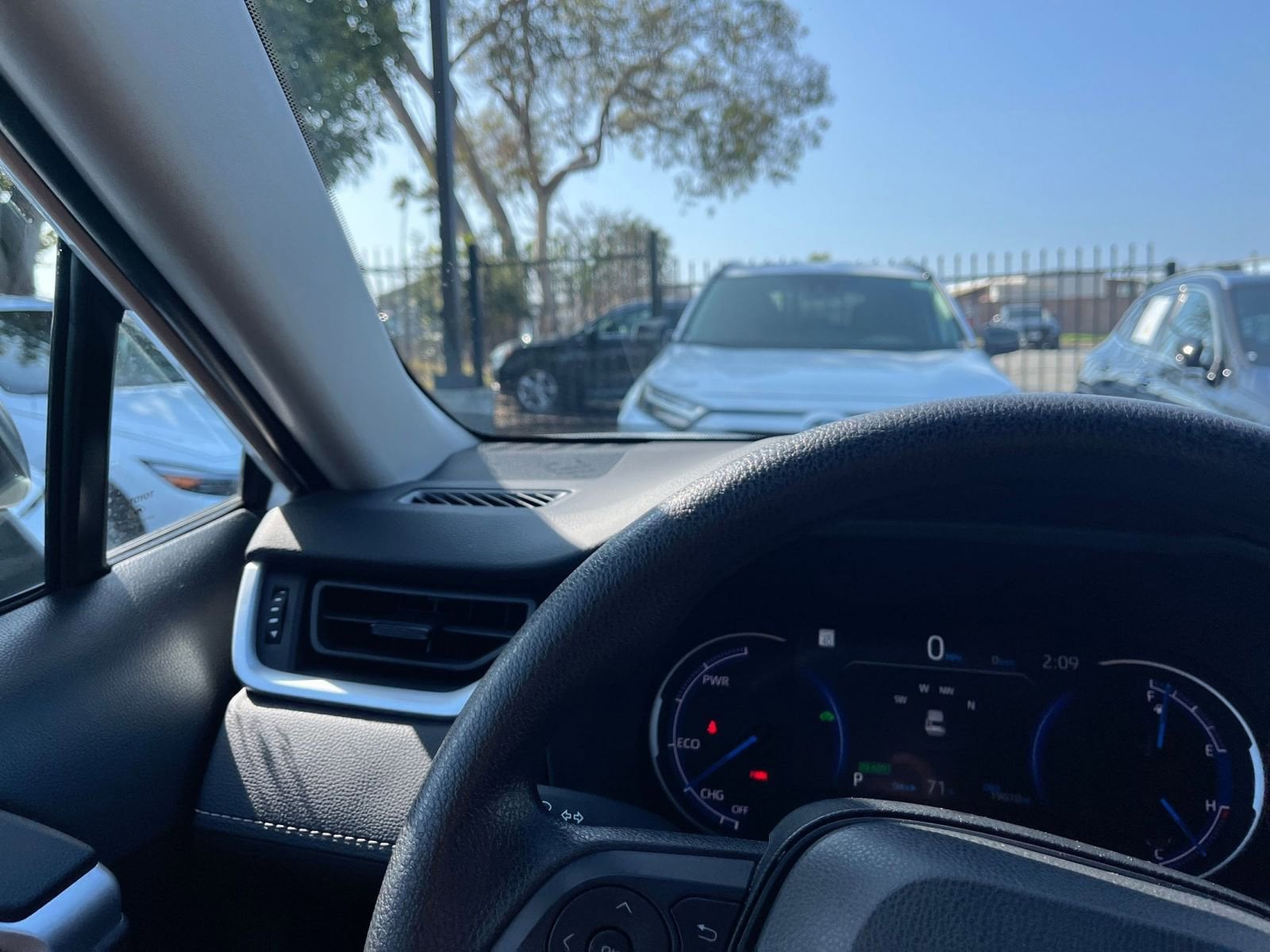 Thumbnail: 2025 Toyota RAV4 - 34