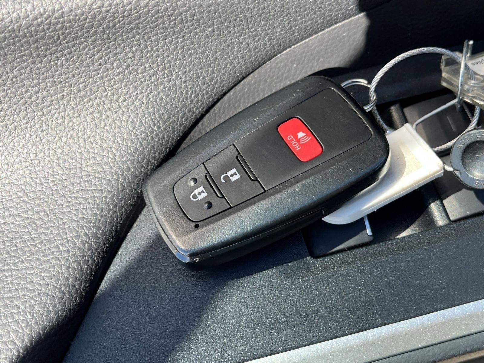 Thumbnail: 2025 Toyota RAV4 - 22