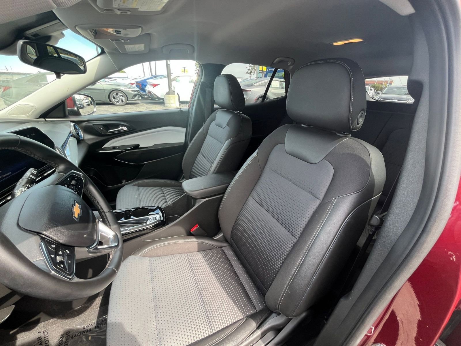 Thumbnail: 2025 Chevrolet Trax - 28