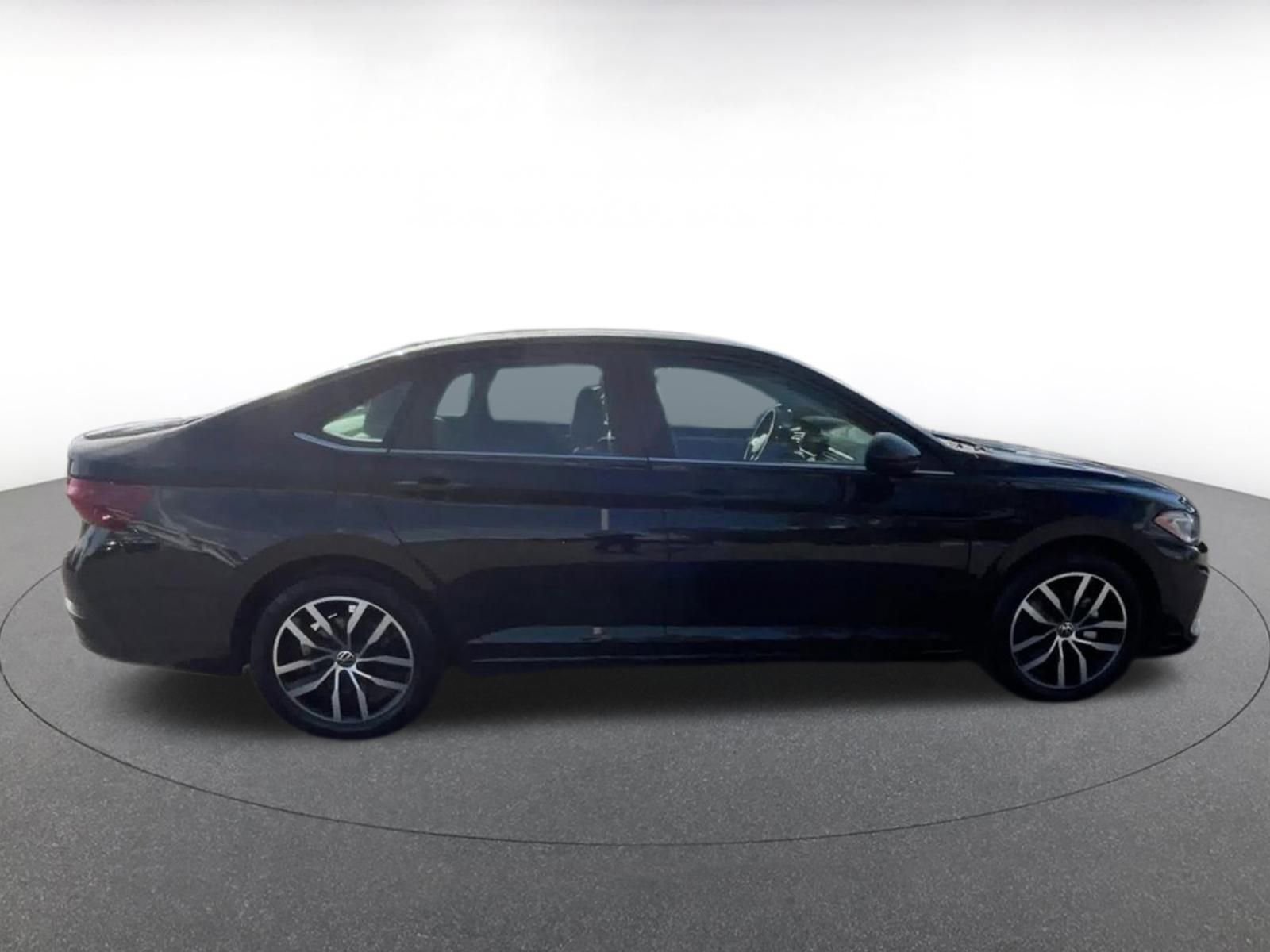 Thumbnail: 2025 Volkswagen Jetta - 16