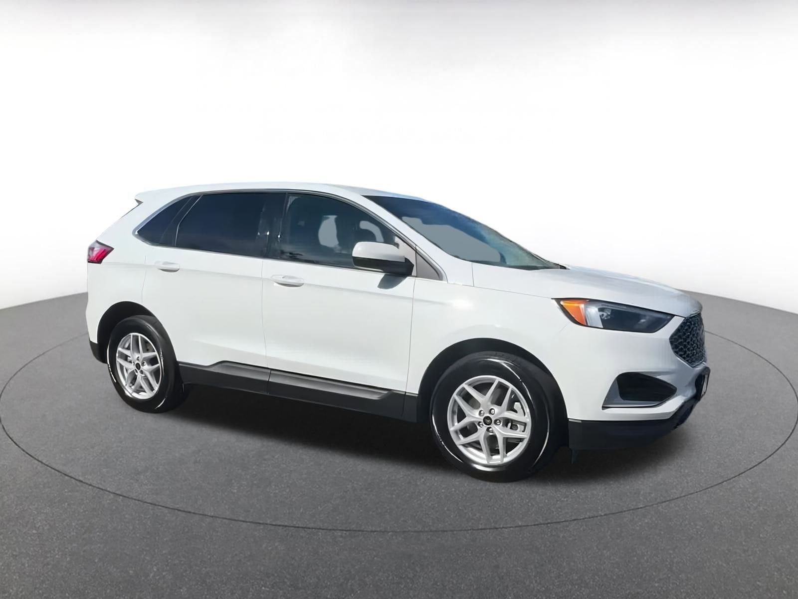 Thumbnail: 2023 Ford Edge - 2