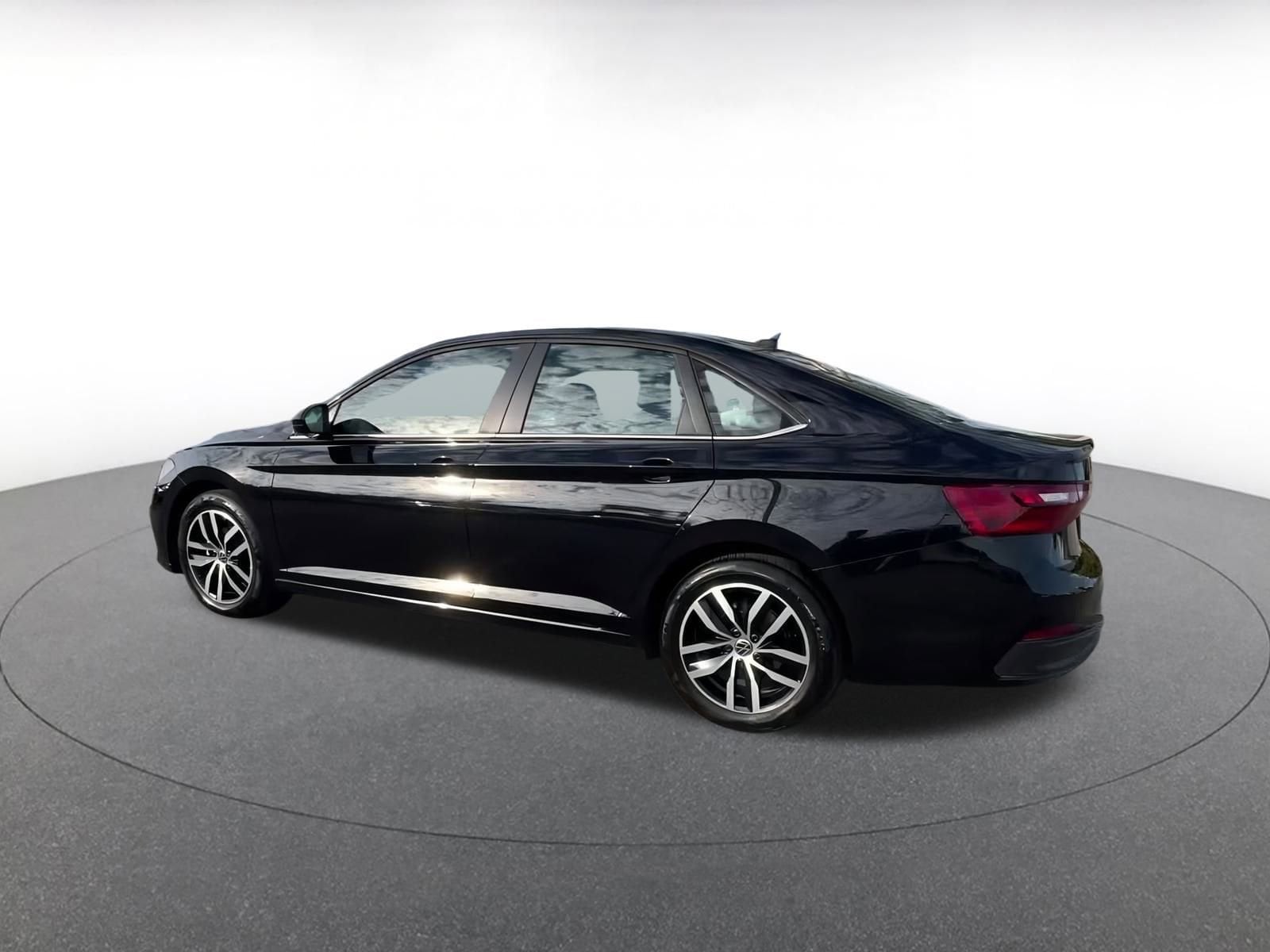Thumbnail: 2025 Volkswagen Jetta - 10