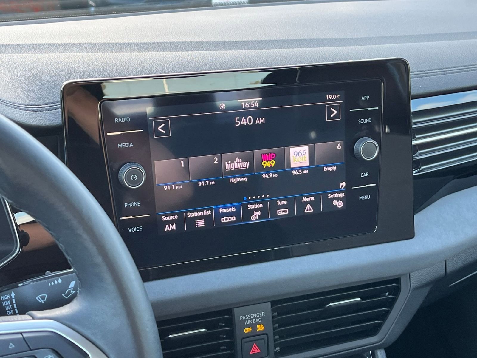 Thumbnail: 2025 Volkswagen Jetta - 21