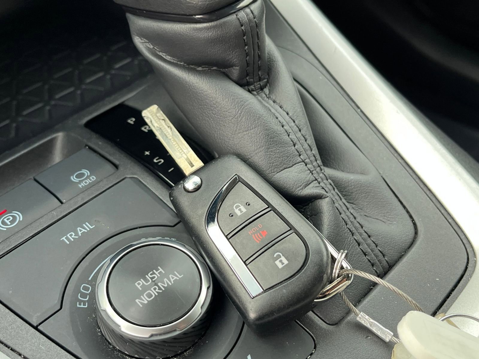 Thumbnail: 2025 Toyota RAV4 - 22