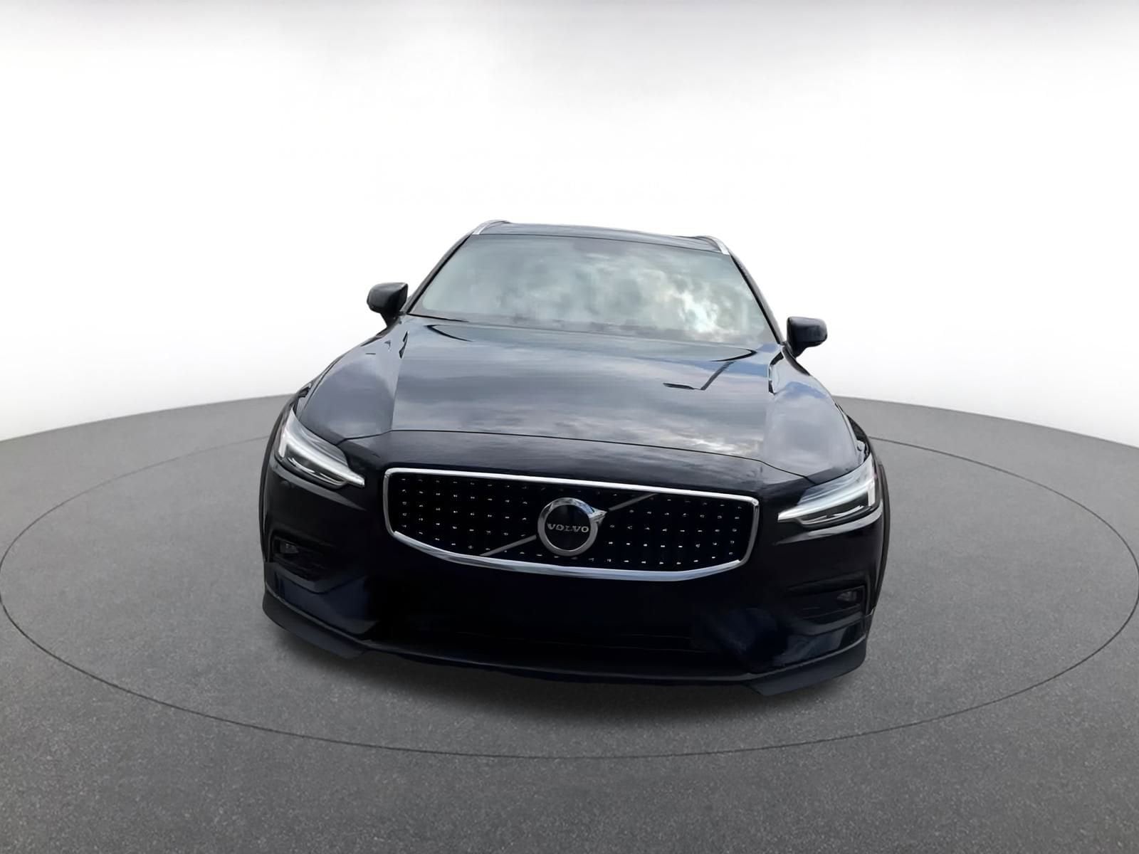 Thumbnail: 2025 Volvo S60 - 4