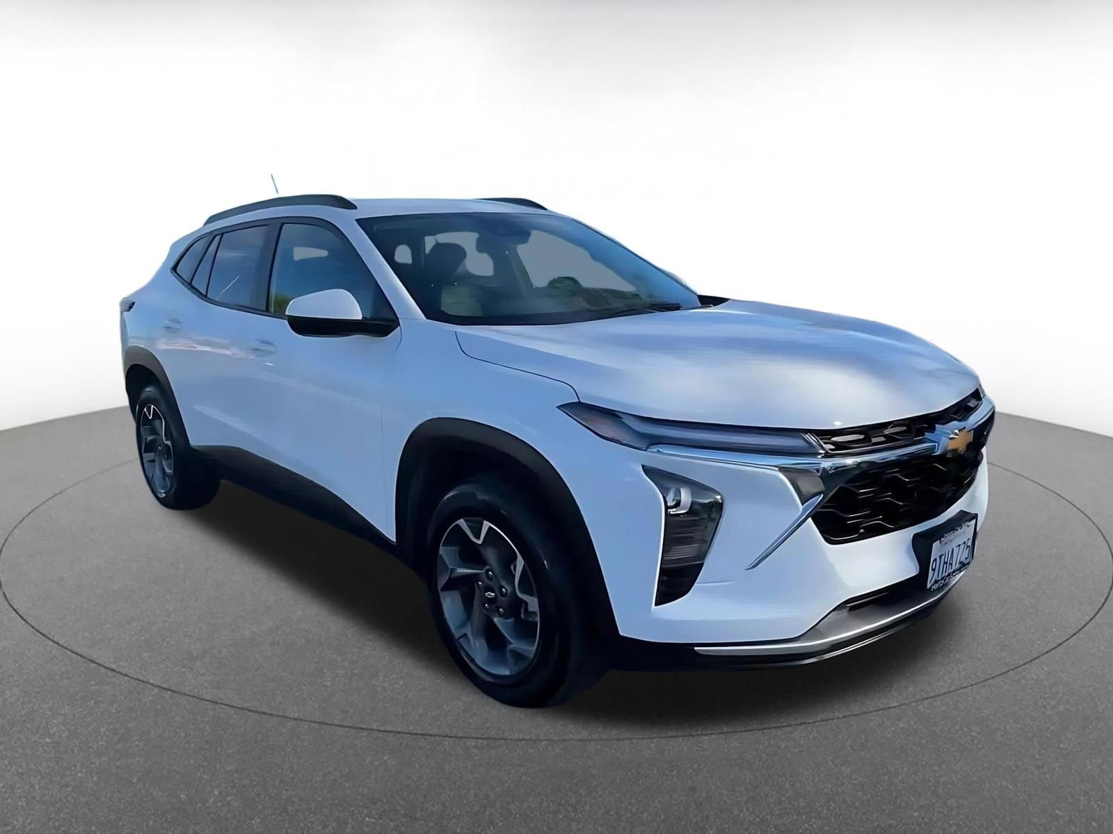 Thumbnail: 2025 Chevrolet Trax - 3