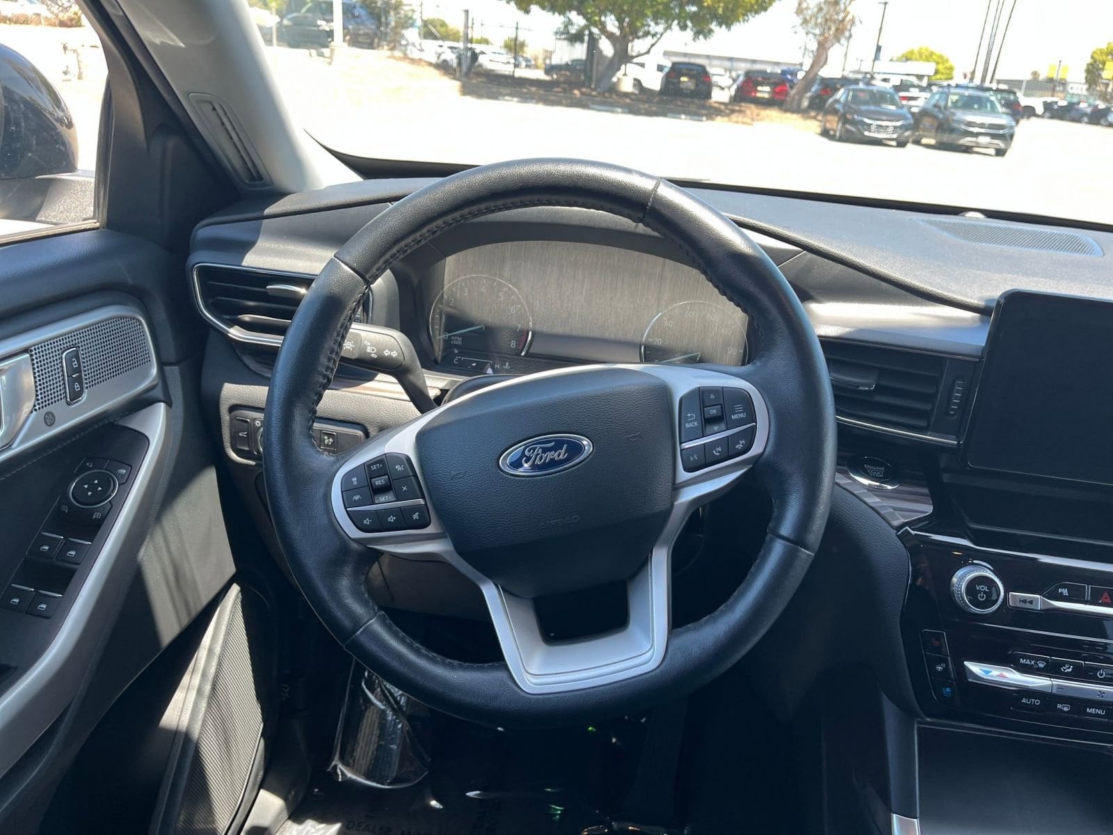 Thumbnail: 2023 Ford Explorer - 28