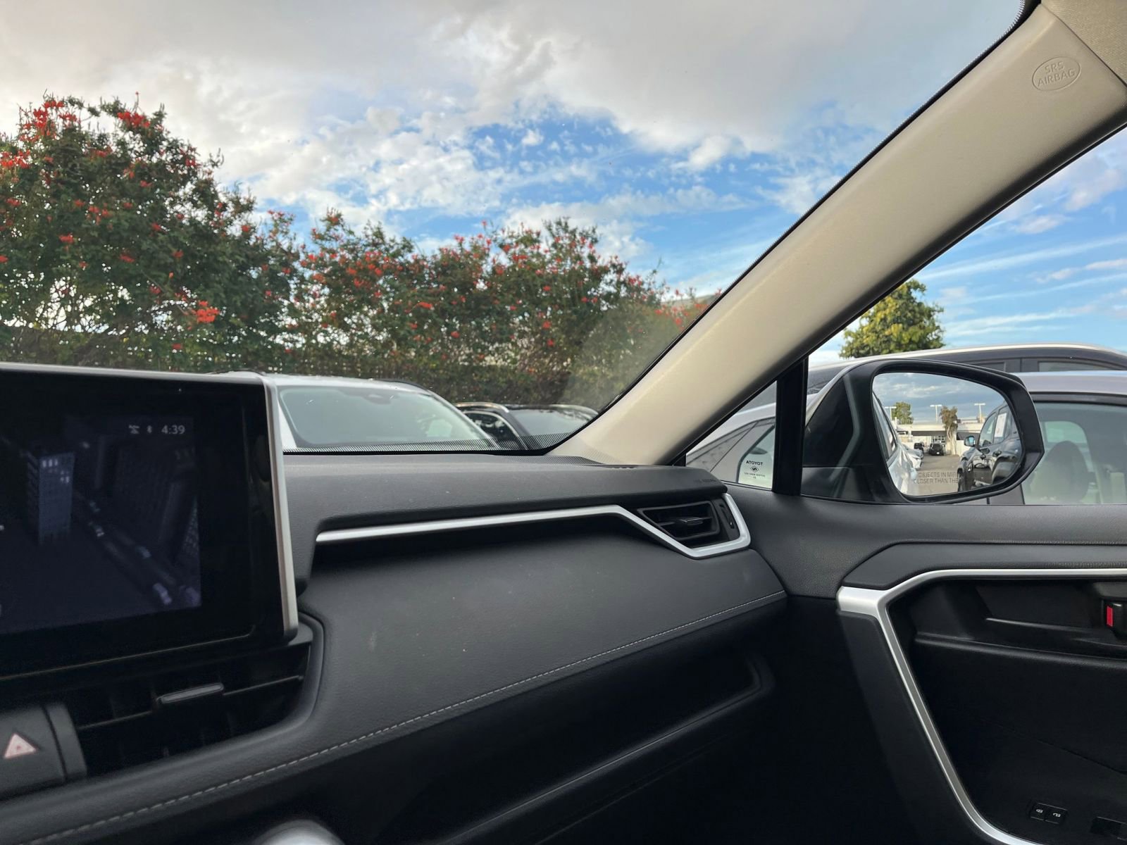 Thumbnail: 2025 Toyota RAV4 - 35